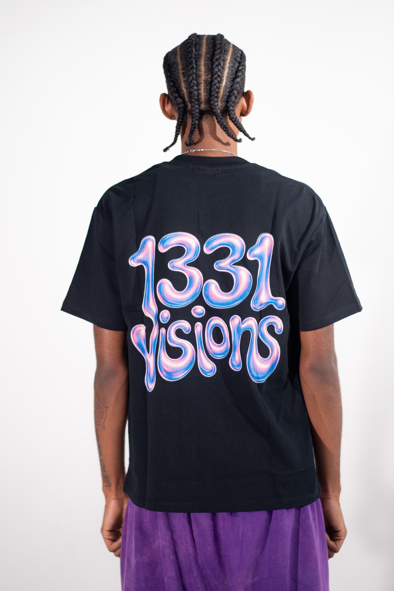 1331 Visions Tee black back model photo