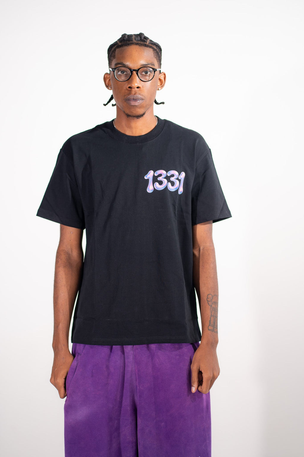 1331 Visions Tee black front model photo
